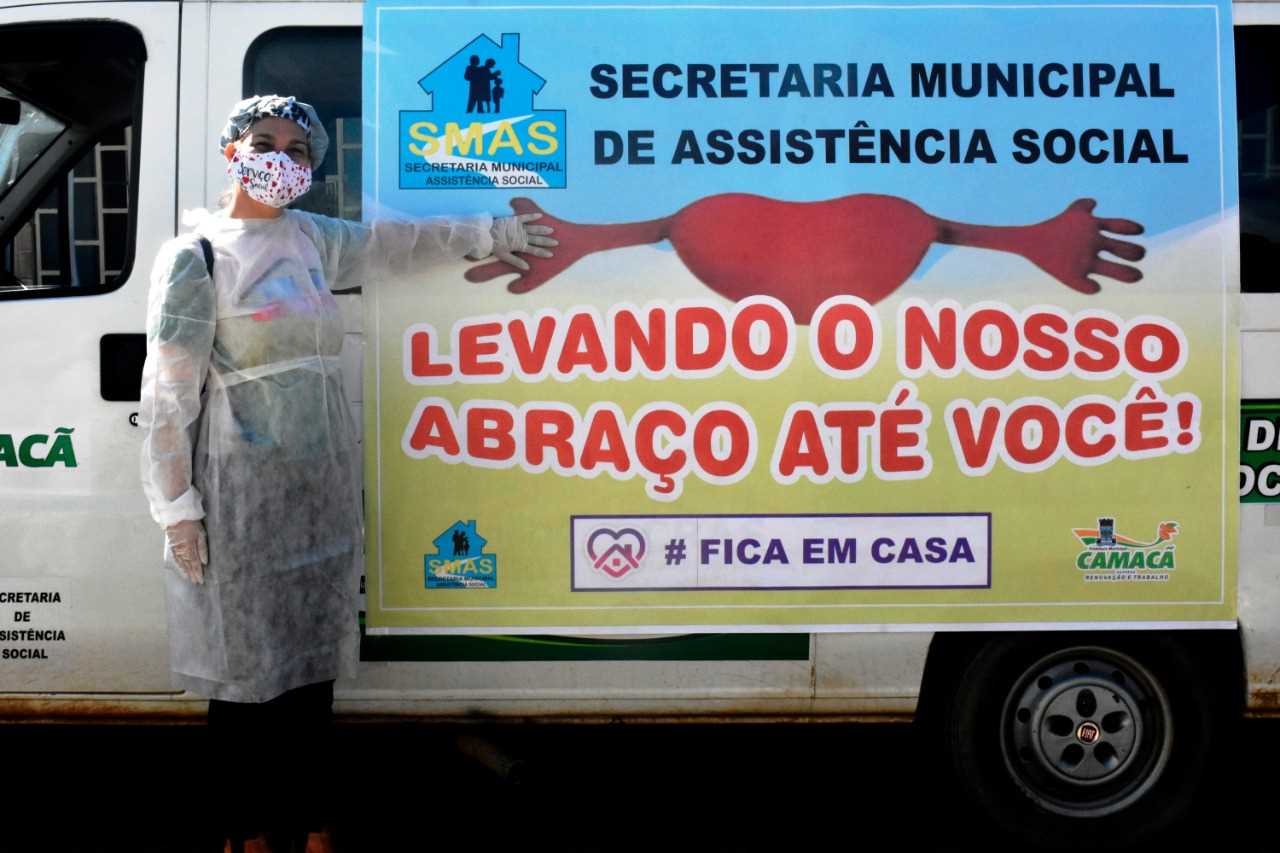Camacã: Equipe da Secretaria de Assistência Social entrega cesta básica em Novo Itamaraty e Zona Rural